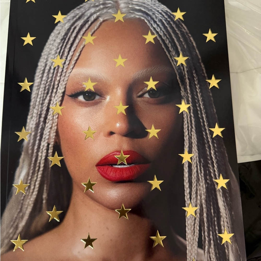 Rare find! ✨Cowboy Carter Tour Book